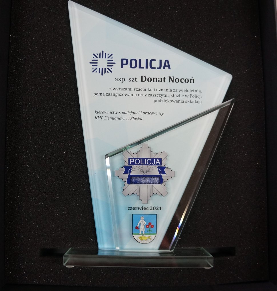statuetka dla policjant odchodzącego na emeryturę