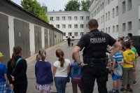 przewodnik z psem służbowym