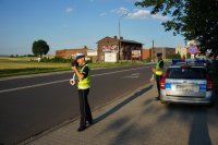 policjant mierzący prędkość