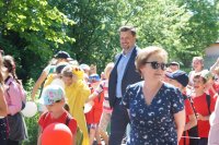 zabezpieczenie korowodu dzieci