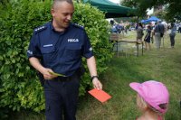 policjanci na festynie