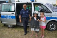 policjanci na festynie