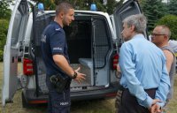 policjanci na festynie