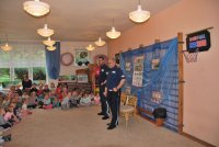 policjanci u przedszkolaków