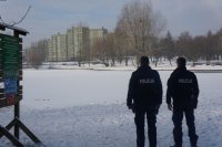 policjanci podczas realizowania czynności do akcji ZIMA