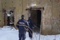 policjanci podczas realizowania czynności do akcji ZIMA