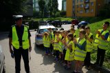 policjanci z dziećmi