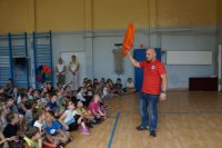 ratownik wodny z dziećmi