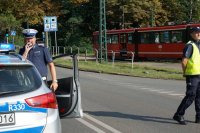 policjant podczas zabezpieczenia