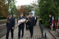 złożenie kwiatów i hołdu poległym