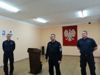 komendanci i przewodniczący związków podczas przemówienia