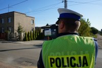 policjant z radarem