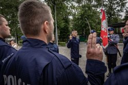 policjanci podczas ślubowania