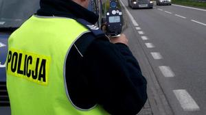Policjant kontrolujący prędkość