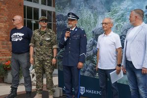 na zdjęciu organizatorzy oraz Komendant Miejski Policji w Siemianowicach