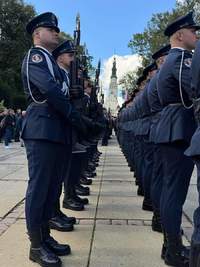 na zdjęciu kompania honorowa