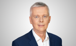 na zdjęciu minister