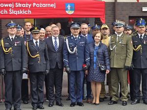 na zdjęciu zdjęcie grupowe