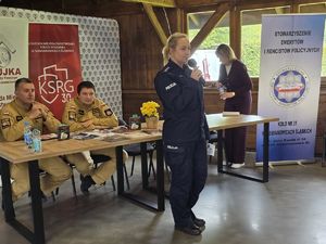 na zdjęciu prelegent Policja