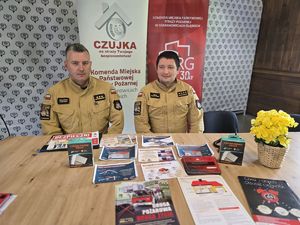 na zdjęciu strażacy na stanowisku