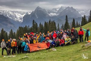 na zdjęciu zdjęcie grupowe na Rusinowej Polanie