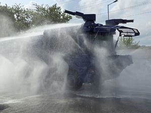 na zdjęciu armatka wodna