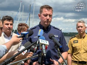 Zastępca komendanta wojewódzkiego Policji podczas wywiadu