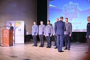 na zdjęciu policjanci mianowani