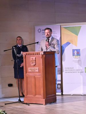 na zdjęciu przemawia Prezydent Miasta