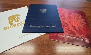 na zdjęciu obwoluty życzeń