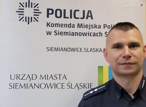 na zdjęciu dzielnicowy